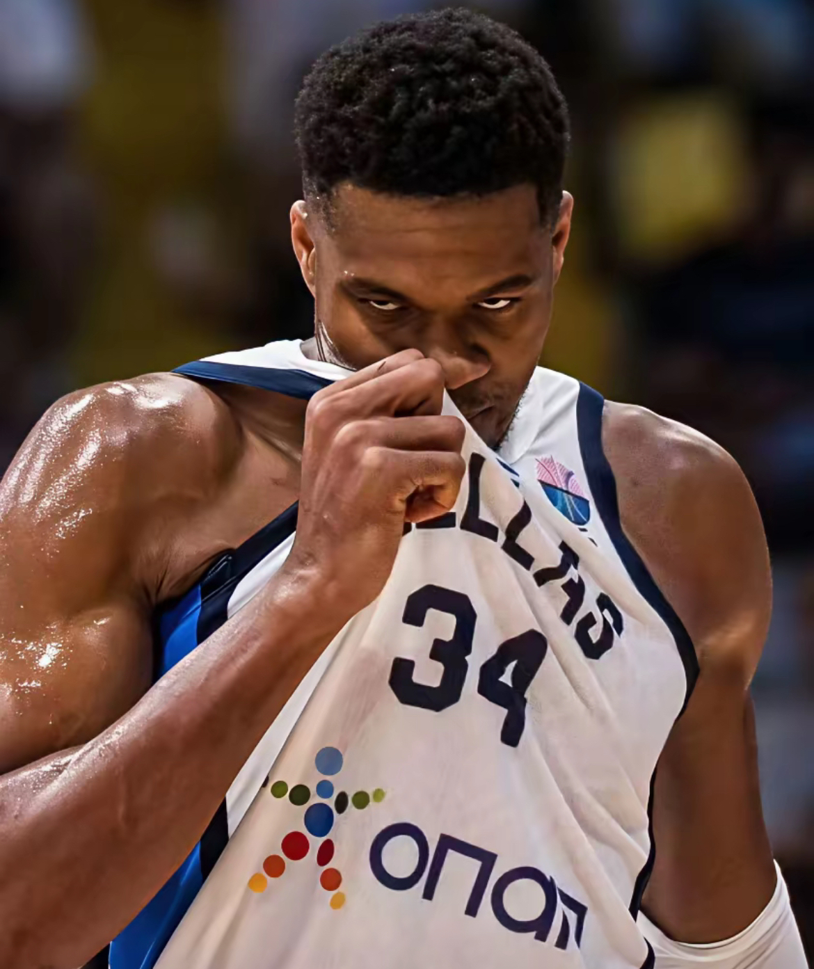 九游棋牌官方欧篮联赛程吃紧，密尔沃基雄鹿今夜再遭质疑，媒体盛赞，赛季目标并未改变的简单介绍